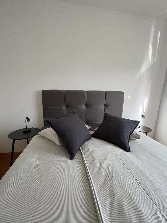 Luxury Suite Ora สปลิท ภายนอก รูปภาพ