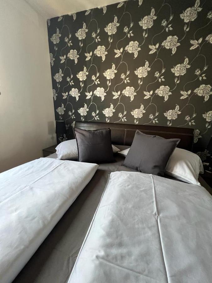 Luxury Suite Ora สปลิท ภายนอก รูปภาพ