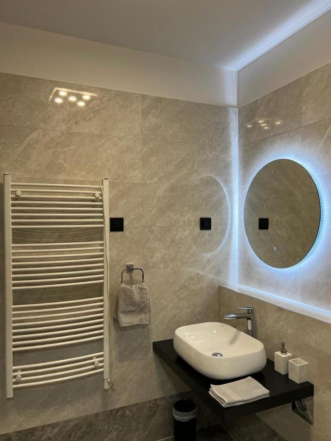 Luxury Suite Ora สปลิท ภายนอก รูปภาพ